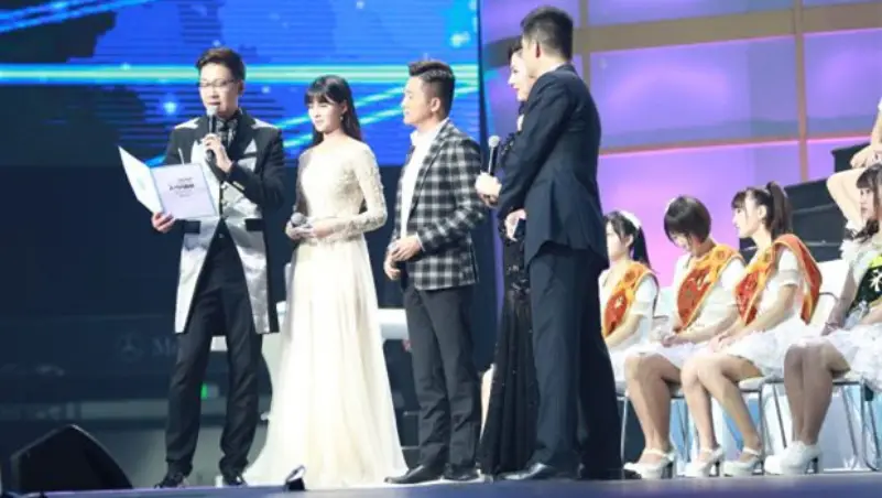 Konser Pemilu Ke 3 SNH48 Akan Dipandu Oleh Shen Mengchen dan Lin Hai - Konser Pemilu Ke-3 SNH48 Akan Dipandu Oleh Shen Mengchen dan Lin Hai Konser Pemilu Ke-3 SNH48 Akan Dipandu Oleh Shen Mengchen dan Lin Hai