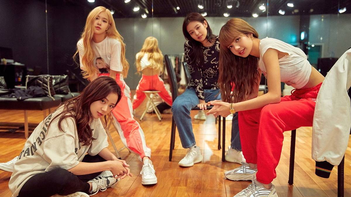 blackpink light up to the sky - BLACKPINK Ungkap Perjalanan Karir Lewat Film Dokumenter 'BLACKPINK: Light Up the Sky' blackpink