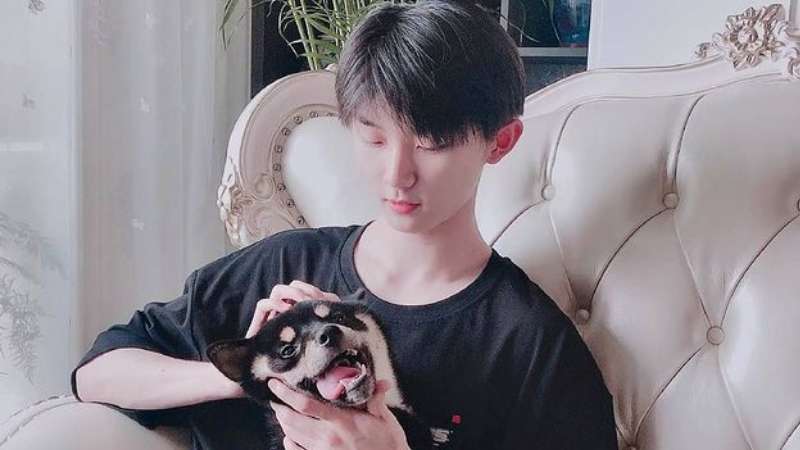 ma jiaqi tnt and his dog - Ma Jiaqi TNT Ungkap Pernah Menginjak Anjing Tetangga ma jiaqi tnt and his dog