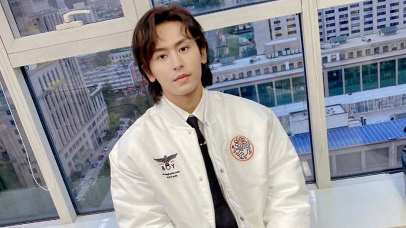 zhang zhehan handsome - Skandal, Zhang Zhehan Dihapus dari Daftar Alumni Berprestasi Kampusnya zhang zhehan handsome