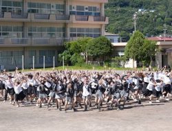 AKB48 Jadi Anggota Klub Tari dalam MV Single Comeback ‘Ne mo Ha mo Rumor’