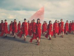 Sakurazaka46 Tampil Enerjik dalam MV Single Ketiga ‘Nagaredama’