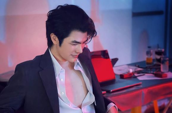 Mile Phakphum - Mile Phakphum Tanggapi Rumor Bahwa Dirinya Tengah Berkencan Mile Phakphum