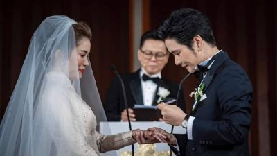 Penyanyi Tor Saksit Resmi Menikah dengan Pembawa Acara Bright Pitchyatun