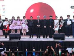 Sebagai Penghubung Thailand dan Jepang, BNK48 Mendapat Penghargaan dari Dubes Jepang
