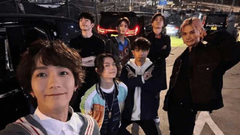 Boy Grup MIRROR Minta Maaf Usai Gagal Tampil di Konser JJ Lin