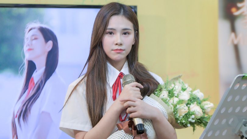 Li Jing Jadi Mantan Anggota SNH48 Umumkan Kelahiran Anak Pertamanya