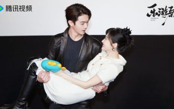 Drama 'Wonderland of Love' Gelar Fan Meeting, Penonton Histeris saat Xu Kai Gendong Jing Tian