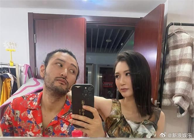 Wu Zhehan dan Zhao Yijie pacarnya