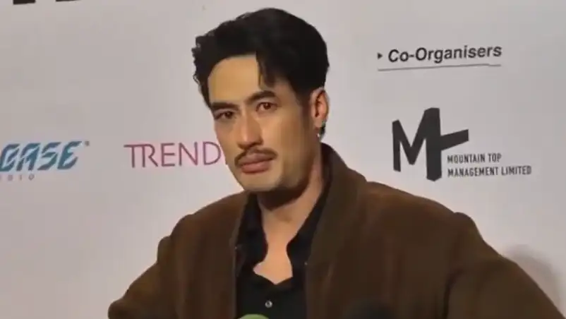 Boy Pakorn Donasikan Uang dan Alat Medis untuk Mengenang Mendiang Ibu - Boy Pakorn Donates Funeral Funds and Medical Supplies to Honor Late Mother Boy Pakorn Donasikan Uang dan Alat Medis untuk Mengenang Mendiang Ibu