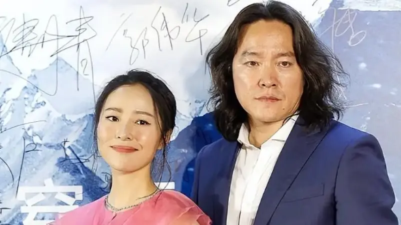 Jiang Yiyan Umumkan Telah Bercerai dari Zhao Hantang - Jiang Yiyan Umumkan Telah Bercerai dari Zhao Hantang Jiang Yiyan Umumkan Telah Bercerai dari Zhao Hantang