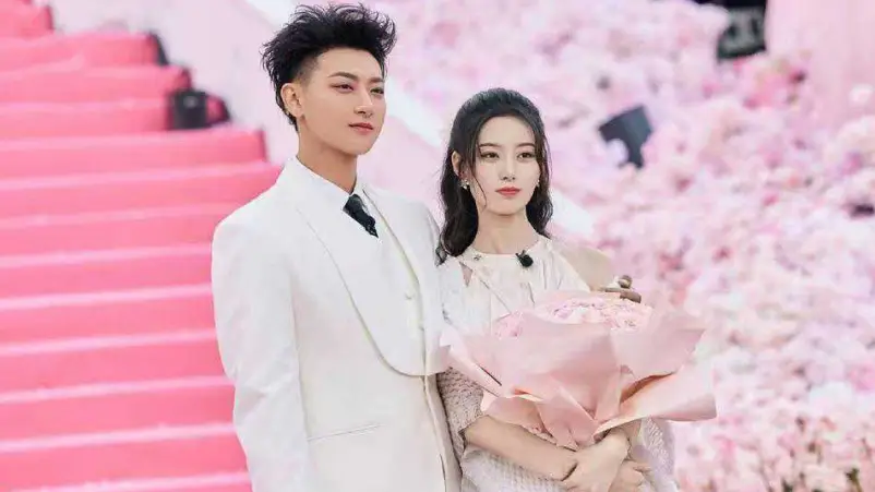 Manajemen Xu Yiyang Bantah Rumor Penjualan Tiket untuk Pernikahannya dengan Huang Zitao - Manajemen Xu Yiyang Bantah Rumor Penjualan Tiket untuk Pernikahannya dengan Huang Zitao Manajemen Xu Yiyang Bantah Rumor Penjualan Tiket untuk Pernikahannya dengan Huang Zitao