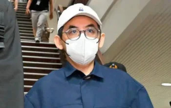 Usai Kasus Kepemilikan Video Asusila Mickey Huang Kini Terjerat Masalah Tabrak Lari - Usai Kasus Kepemilikan Video Asusila, Mickey Huang Kini Terjerat Masalah Tabrak Lari Usai Kasus Kepemilikan Video Asusila, Mickey Huang Kini Terjerat Masalah Tabrak Lari