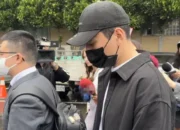 Darren Wang Akui Tuduhan Pemalsuan Dokumen untuk Hindari Wamil dalam Sidang Terbaru - Darren Wang Akui Tuduhan Pemalsuan Dokumen untuk Hindari Wamil dalam Sidang Terbaru Darren Wang Akui Tuduhan Pemalsuan Dokumen untuk Hindari Wamil dalam Sidang Terbaru