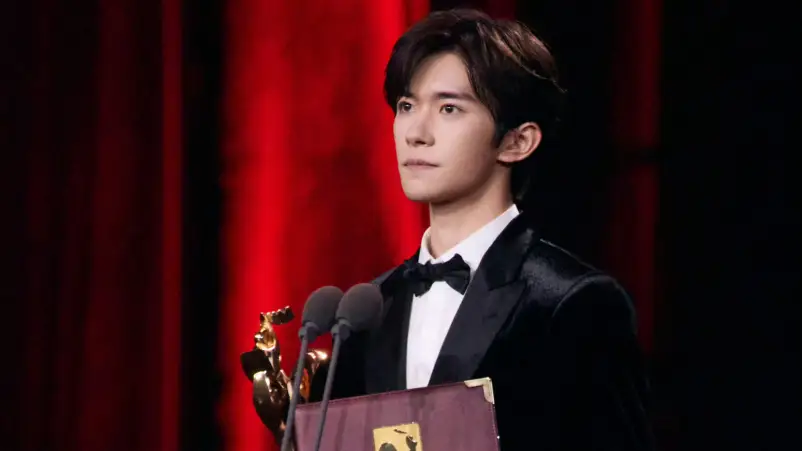 Jackson Yee Jadi Pemenang Aktor Terbaik Paling Muda dalam Sejarah Golden Rooster Awards