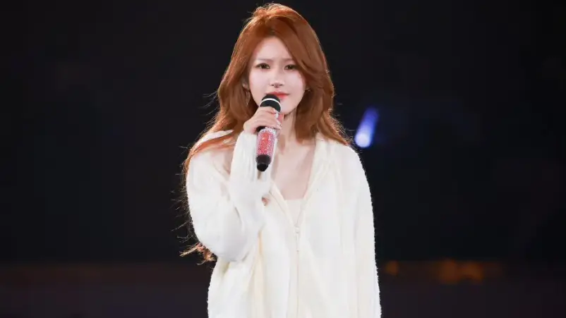 Zhao Lusi Umumkan Manajamen Baru Ungkap Sempat Hampir Menyerah Jadi Aktris - Zhao Lusi Umumkan Manajamen Baru, Ungkap Sempat Hampir Menyerah Jadi Aktris Zhao Lusi Umumkan Manajamen Baru, Ungkap Sempat Hampir Menyerah Jadi Aktris