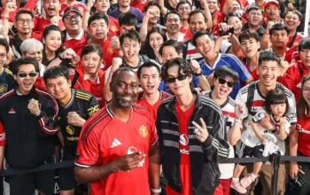 Bright Vachirawit Joins Manchester United Legend Andy Cole at Special Event in Thailand