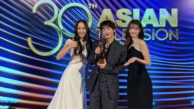 Gun Atthaphan dan GMMTV Raih Penghargaan di Asian Television Awards ke-30