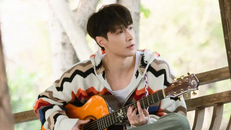 Lay Zhang Resmi Keluar dari Daftar Pemegang Saham Chromosome Entertainment