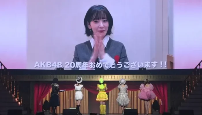 Tak Bisa Hadir, Sakura LE SSERAFIM Beri Ucapan Ulang Tahun ke-20 AKB48 Lewat Video