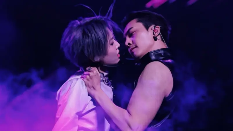 Janji 5 Tahun Terwujud Liu Yuxin dan William Chan Tampil Satu Panggung - Five-Year Promise Fulfilled: Liu Yuxin and William Chan Share the Stage in Suzhou Janji 5 Tahun Terwujud, Liu Yuxin dan William Chan Tampil Satu Panggung