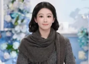 Yang Zi Goes Viral for Candid Love Yourself Advice During Livestream