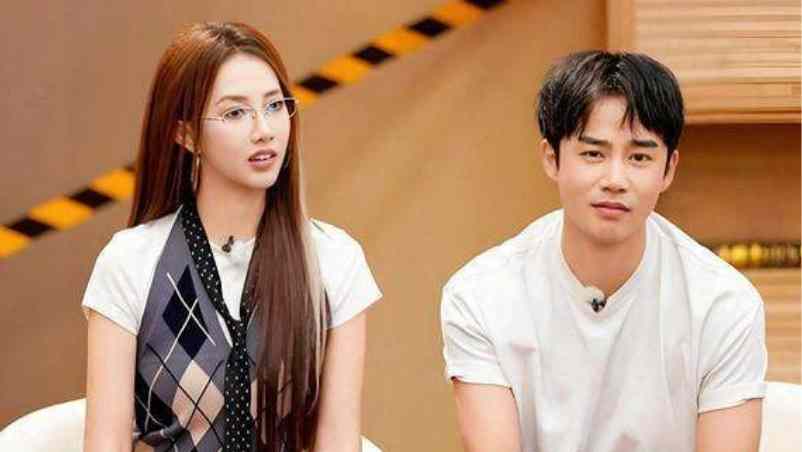 li Mao Xian Zi chinese celebz 20260304 230532 0000 - Chinese Celebrities Li Mao and Zhang Xianzi Evacuate from Dubai to Oman Amid Regional Tensions li Mao Xian Zi chinese celebz