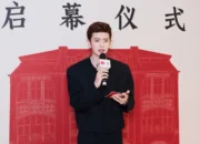 Aktor Ren Jialun Resmikan Red House Art Center di Qingdao
