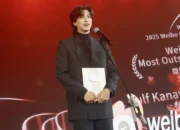 Gulf Kanawut Bawa Pulang Penghargaan dari Weibo Gala