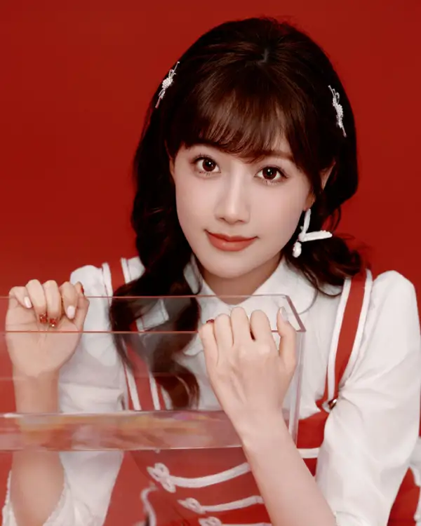 Li Yitong - 8 Mantan Anggota SNH48 yang Sukses Berkarier di Dunia Hiburan Tiongkok Li Yitong