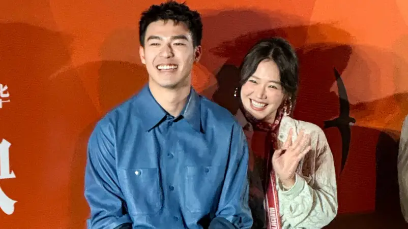 Ma Sichun Bicara Soal Adegan Intim dengan Edward Chen dalam Film Baru Crossing A Dawn - Ma Sichun Bicara Soal Adegan Intim dengan Edward Chen dalam Film Baru Crossing A Dawn Ma Sichun Bicara Soal Adegan Intim dengan Edward Chen dalam Film Baru Crossing A Dawn