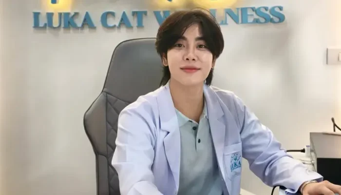 Mix Sahaphap Shows His Dual Career as Actor and Veterinarian