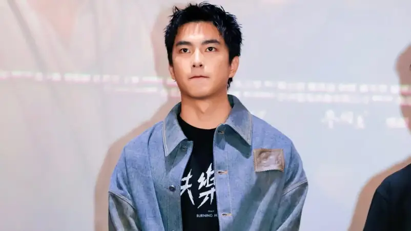 Tseng Jing Hua Beri Tanggapan Soal Rumor Pacaran dengan Seleb Internet Luo Nian - Tseng Jing-Hua Responds to Dating Rumors with Luo Nian Tseng Jing-Hua Beri Tanggapan Soal Rumor Pacaran dengan Seleb Internet Luo Nian