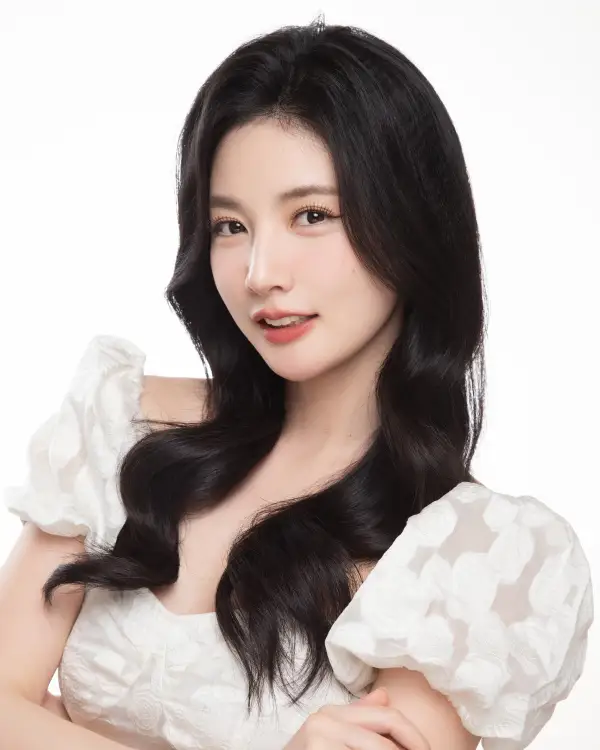 Zhao Yue - 8 Mantan Anggota SNH48 yang Sukses Berkarier di Dunia Hiburan Tiongkok Zhao Yue