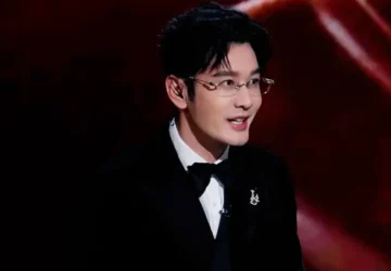 Huang Xiaoming Klarifikasi Isu Kunjungi Rumah Sakit Bersalin