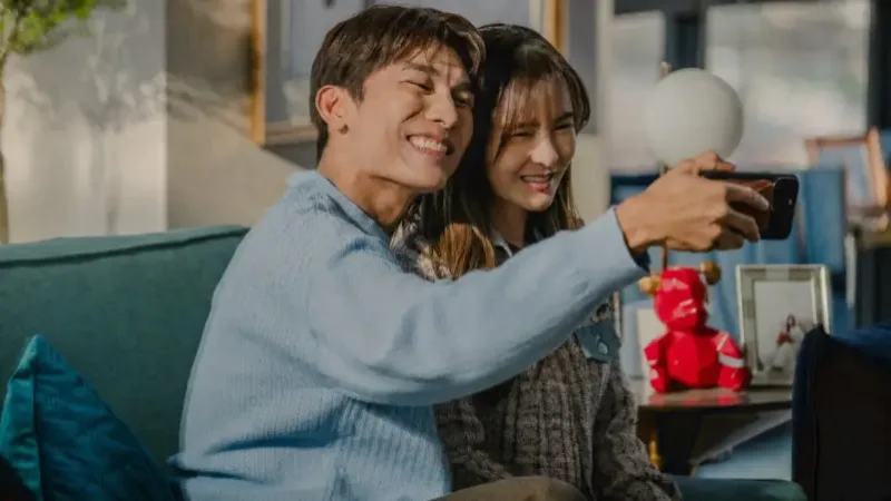 Drama Thailand ‘My Wife’s Gunslinger God’ Tayang Awal Juni, Dibintangi Mew Suppasit dan Aom Sushar