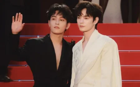 He Changxi dan He Yanzhao Cetak Sejarah di Cannes 2026 Jadi Duo Aktor BL Tiongkok Pertama yang Jalan di Red Carpet - He Changxi dan He Yanzhao Cetak Sejarah di Cannes 2026, Jadi Duo Aktor BL Tiongkok Pertama yang Jalan di Red Carpet He Changxi dan He Yanzhao Cetak Sejarah di Cannes 2026, Jadi Duo Aktor BL Tiongkok Pertama yang Jalan di Red Carpet