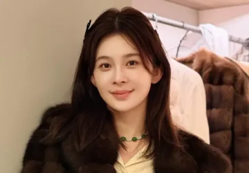 Zhao Yingzi Reveals Struggles in Entertainment Industry