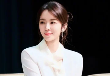 Wang Xiaochen Faces Public Scrutiny After Alleged Littering Incident
