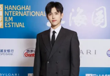 Arthur Chen Tampil Jadi Pembawa Acara di Pembukaan Festival Film Internasional Shanghai 2026 - Arthur Chen Tampil Jadi Pembawa Acara di Pembukaan Festival Film Internasional Shanghai 2026 Arthur Chen Tampil Jadi Pembawa Acara di Pembukaan Festival Film Internasional Shanghai 2026