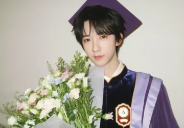 He Junlin Rayakan Ulang Tahun ke-22 dengan Wisuda Penuh Prestasi