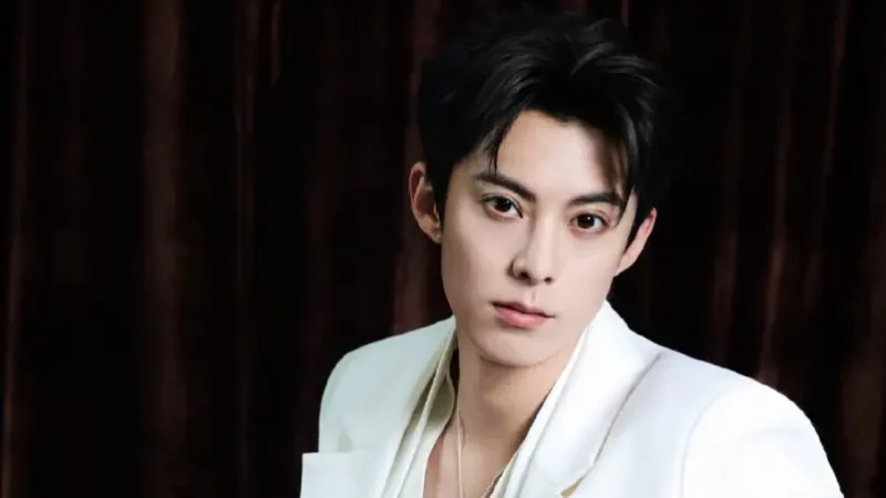 Jumlah Pengikut Dylan Wang Turun Signifikan Usai Kontroversi dengan Shen Yue