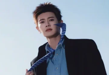 Kredit Pemain di Drama China Kini Pakai Nama Asli Ren Jialun Jadi Aktor Pertama Terdampak Aturan Baru - Ren Jialun Dubbed the First Actor of Chinese Drama’s New Credit Rules Era Ren Jialun Dubbed the First Actor of Chinese Drama’s New Credit Rules Era