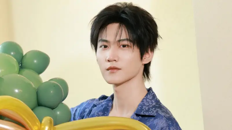 Zhou Keyu Ungkap Perjalanan dari Idol ke Aktor, Bagikan Pesan Inspiratif untuk Anak Muda