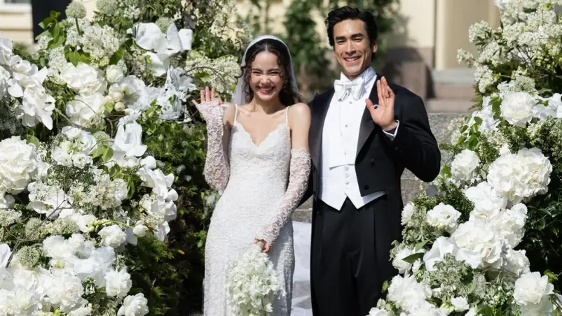 Undangan Pernikahan Nadech Kugimiya dan Yaya Urassaya Jadi Sorotan Netizen